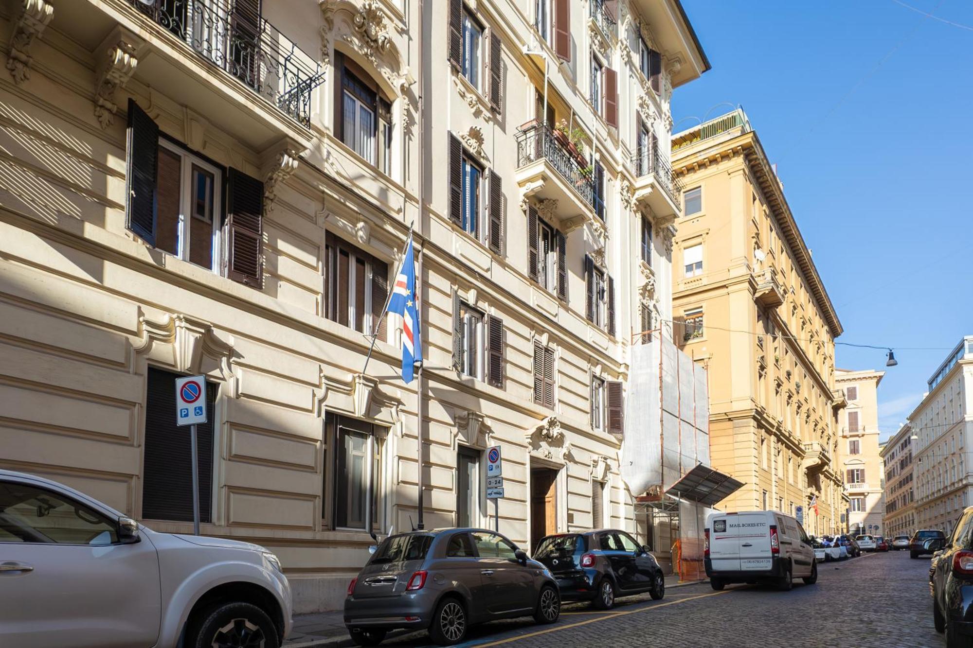 C3 Top Class Apartment, 2 Camere Da Letto, 2 Bagni, Giardino Distante 15 Minuti A Piedi Da Fontana Di Trevi Rome Bagian luar foto